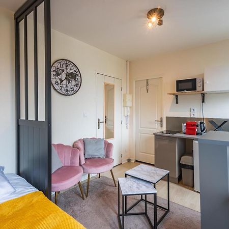 Appartement Bistrot 10 à Nazelles-Négron Extérieur photo