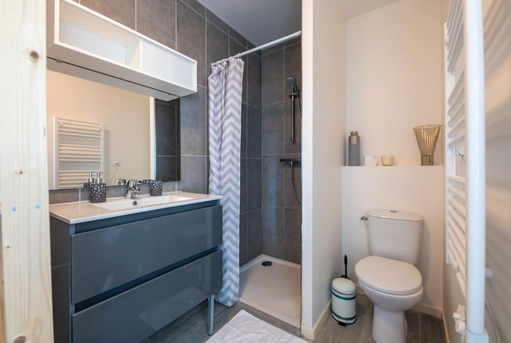 Appartement Bistrot 10 à Nazelles-Négron Extérieur photo