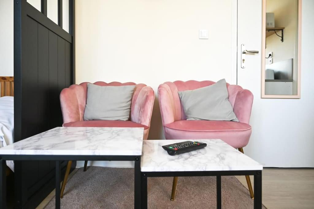 Appartement Bistrot 10 à Nazelles-Négron Extérieur photo